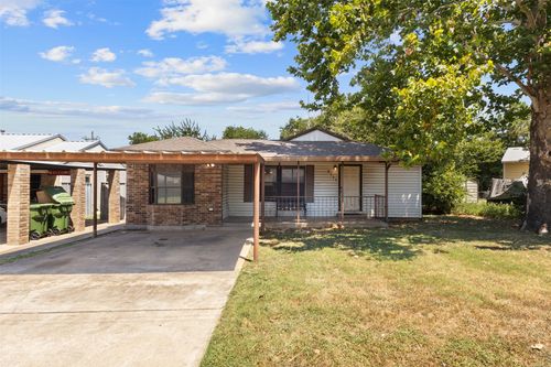 2111 Se 19th St, Mineral Wells, TX, 76067-7523 | Card Image