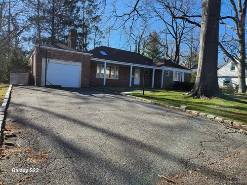 8 Brampton Ln, Great Neck, NY, 11023-1304 | Card Image