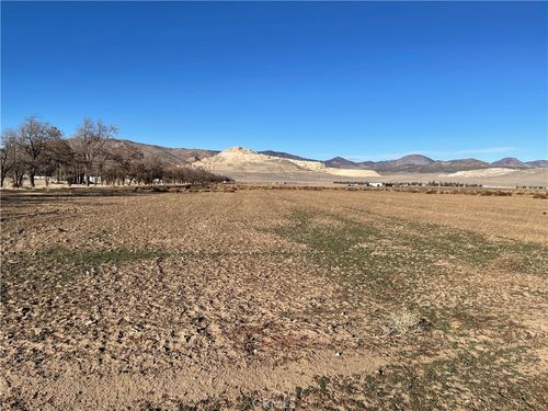 20028 Tehachapi Willow Springs Rd, Tehachapi, CA, 93561 | Card Image
