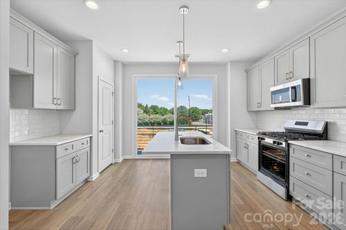 eqx1980-1357 Walter Taylor Way, Charlotte, NC, 28206 | Card Image