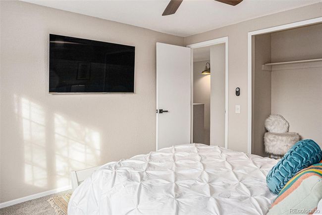 6931 S Knolls Way, Townhouse with 3 bedrooms, 2 bathrooms and 4 parking in Centennial CO | Image 13