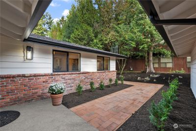 5707 110th Avenue Se, House other with 4 bedrooms, 1 bathrooms and 2 parking in Bellevue WA | Image 3