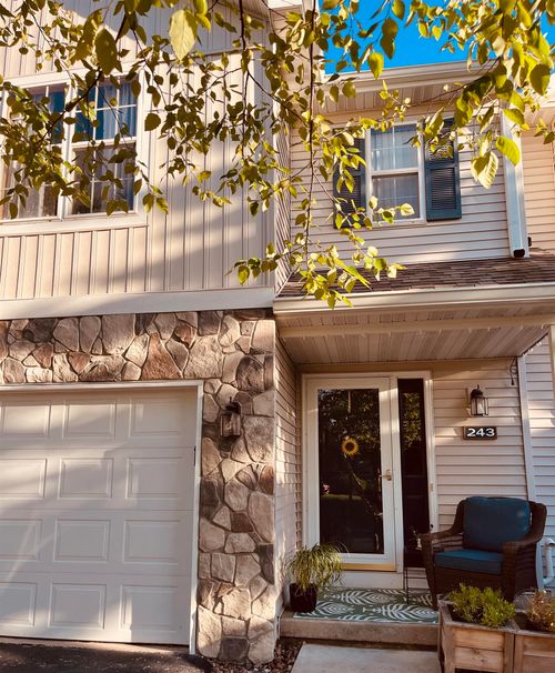 243 N Musket Ridge Dr, Sun Prairie, WI, 53590-3486 | Card Image