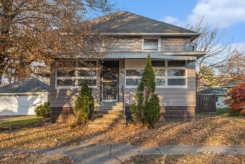 111 River Dr, Three Rivers, MI, 49093-1677 | Card Image