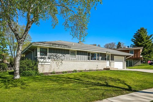 5544 Oakwood Street, Greendale, WI, 53129 | Card Image