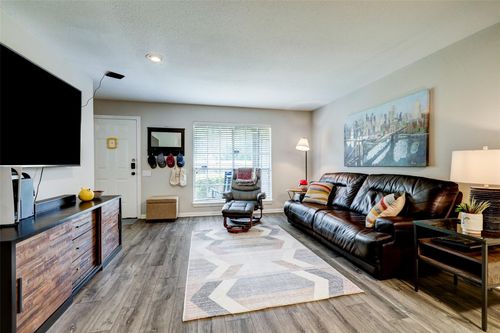 apt-359-1860 White Oak Dr, Houston, TX, 77009-7558 | Card Image