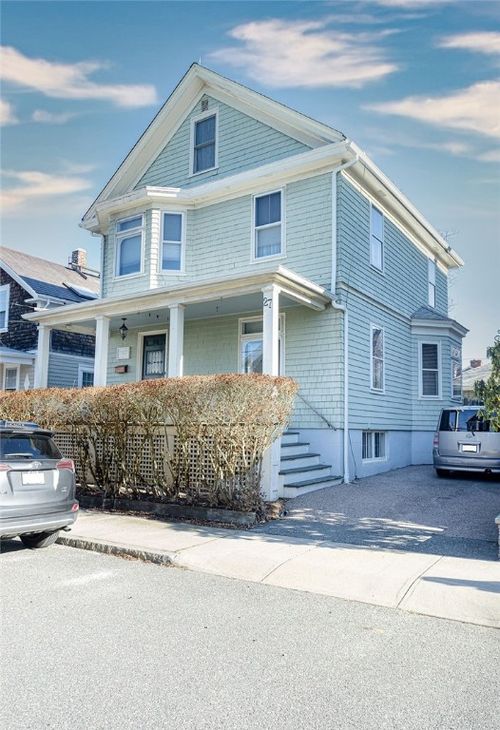 27 Hall Ave, Newport, RI, 02840-2142 | Card Image
