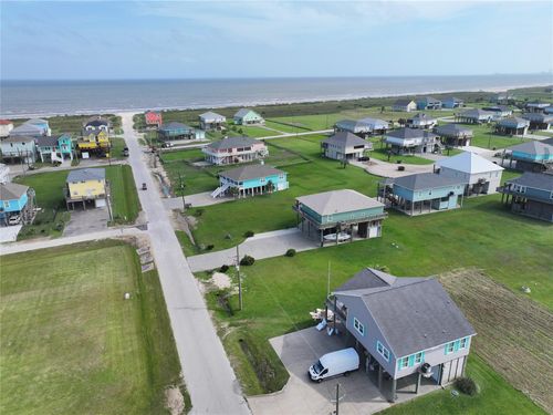 817 Boyt Rd, Port Bolivar, TX, 77650 | Card Image