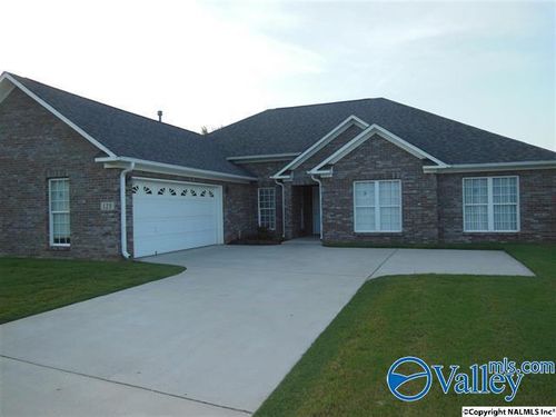 128 Danika Dr Nw, Huntsville, AL, 35806-2274 | Card Image