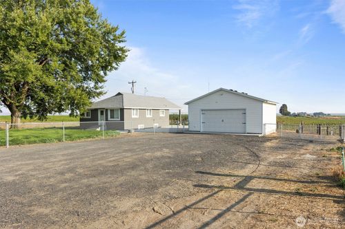 16981 Road 2 Se, Moses Lake, WA, 98837-9307 | Card Image