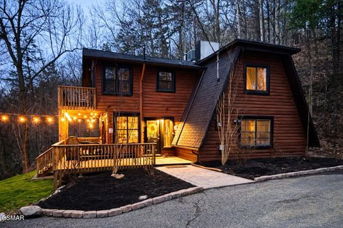 459 Sugar Mountain Way, Pigeon Forge, TN, 37863-4729 | Card Image