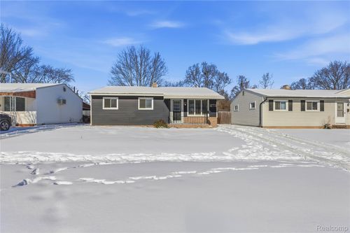 1273 Fall River Rd, Ypsilanti, MI, 48198-3155 | Card Image