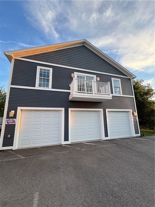 3-1651 Empress Ct, Penfield, NY, 14526 | Card Image