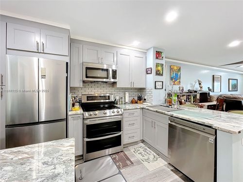 apt-205-460 Paradise Isle Blvd, Hallandale Beach, FL, 33009-5849 | Card Image