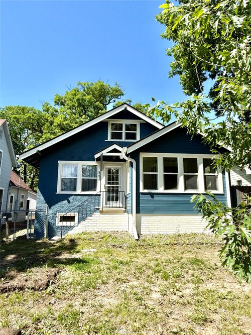 841 Euclid Ave, Des Moines, IA, 50313-4025 | Card Image