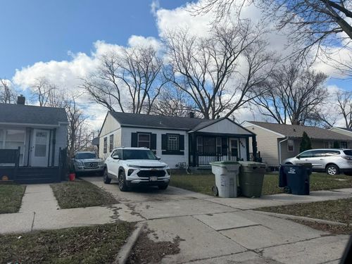 2927 W Carmen Ave, Milwaukee, WI, 53209-4232 | Card Image