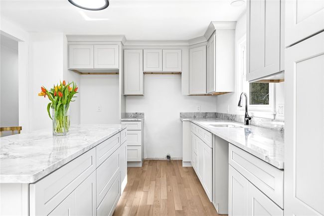 24 Wildflower Dr, House other with 3 bedrooms, 2 bathrooms and 6 parking in Westerly RI | Image 5