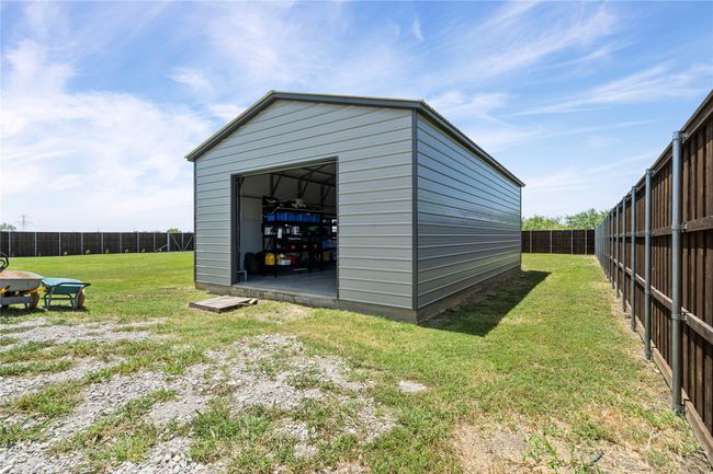 24X40 workshop. Reinforced concrete and epoxied floors. | Image 32