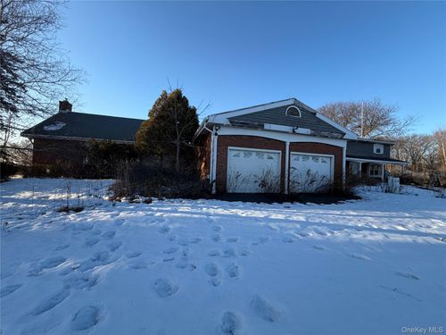 1560 Best Rd, Rensselaer, NY, 12144-5714 | Card Image