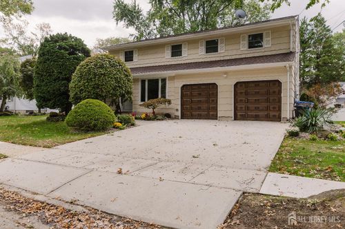 8 Desmet Ave, Milltown, NJ, 08850-1931 | Card Image