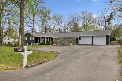 590 Indian Lake Rd, Hendersonville, TN, 37075-5228 | Card Image