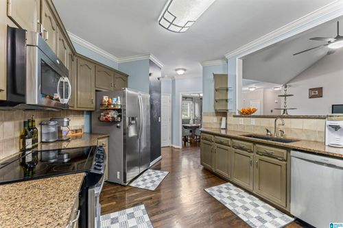 305 Woodbury Dr, STERRETT, AL, 35147-8125 | Card Image