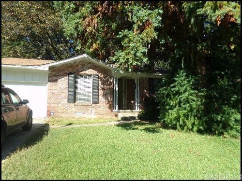 8 Utica Ln, Little Rock, AR, 72204-4636 | Card Image