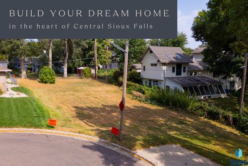 212 E 34th St Street, Sioux Falls, SD, 57105 | Card Image