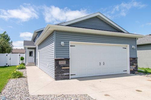 2132 Admiral Dr W, West Fargo, ND, 58078-8064 | Card Image