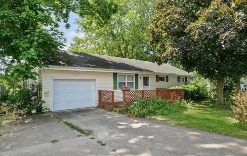 2 Circle Dr, Fisher, IL, 61843-9585 | Card Image