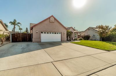 641 Richmond Court, House other with 3 bedrooms, 2 bathrooms and null parking in Exeter CA | Image 3