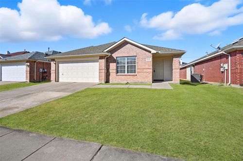 3045 Meadowbrook Dr, Grand Prairie, TX, 75052-7548 | Card Image