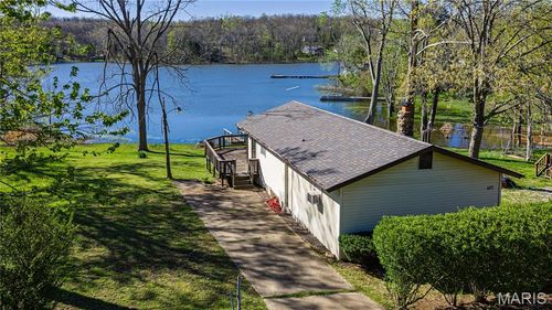 697 Parkers Lake Dr, Perryville, MO, 63775-6638 | Card Image