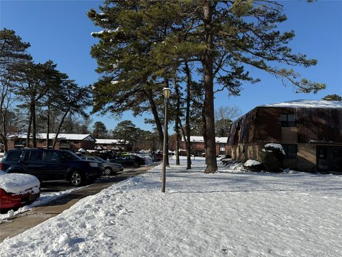 55 Pinebrook Pl, Bay Shore, NY, 11706-4417 | Card Image