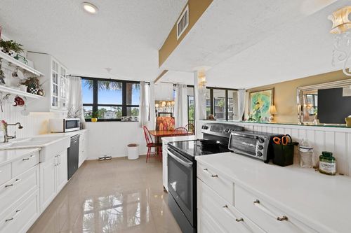 204-800 Jeffery St, Boca Raton, FL, 33487-4167 | Card Image