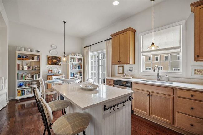302 Osona Ln, Townhouse with 3 bedrooms, 3 bathrooms and 2 parking in Mars PA | Image 5