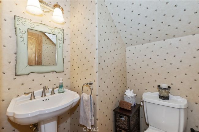 375 Meadow Cir N, House other with 4 bedrooms, 3 bathrooms and 2 parking in Big Bear Lake CA | Image 22