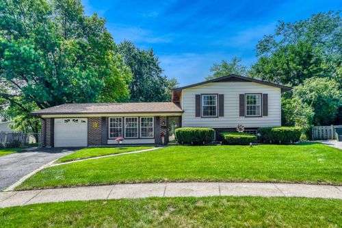7820 Pebblebrook Cir, Hanover Park, IL, 60133-2225 | Card Image