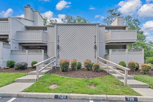 7121 Pine Ct, Roanoke, VA, 24018-9064 | Card Image