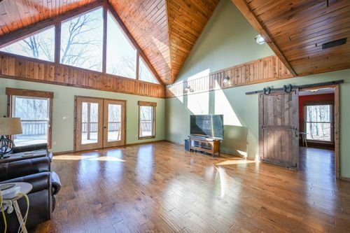 576 Ridgeway Dr, Sugar Tree, TN, 38380-5077 | Card Image