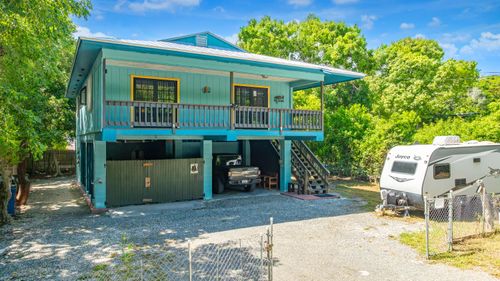 142 N Sunrise Dr, Tavernier, FL, 33070-2524 | Card Image