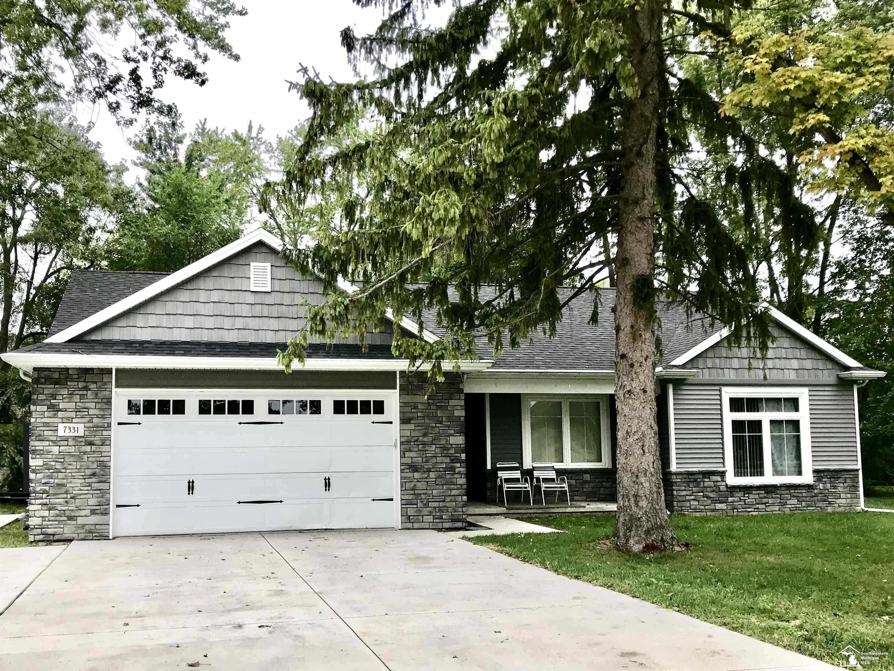 Elmwood Rd, Temperance, MI 48182
