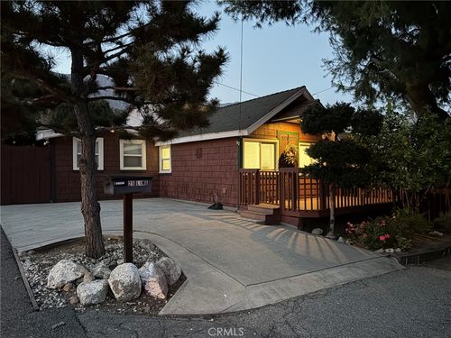 25 N Lima St, Sierra Madre, CA, 91024-1701 | Card Image