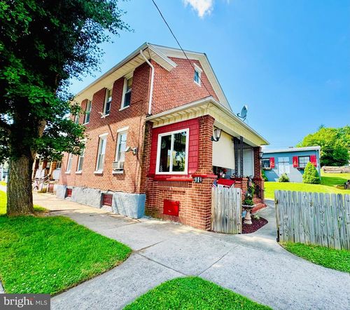 908 Main St, Saxton, PA, 16678-1120 | Card Image