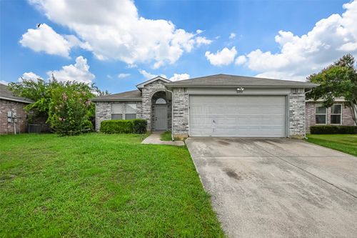 1604 Green Hill Dr, Arlington, TX, 76014-3477 | Card Image