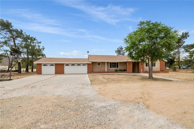 35122 Red Rover Mine Rd, House other with 3 bedrooms, 3 bathrooms and 3 parking in Acton CA | Image 6