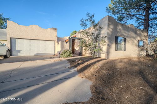 435 Salopek Blvd, Las Cruces, NM, 88001-7606 | Card Image