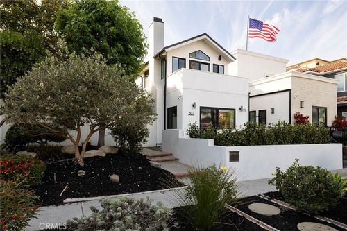 207 21st St, Huntington Beach, CA, 92648-3915 | Card Image
