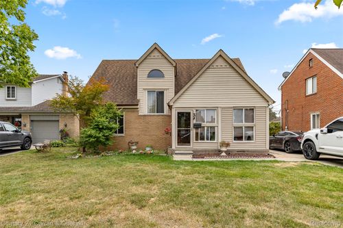3 Morross Ct, Dearborn, MI, 48126-1101 | Card Image