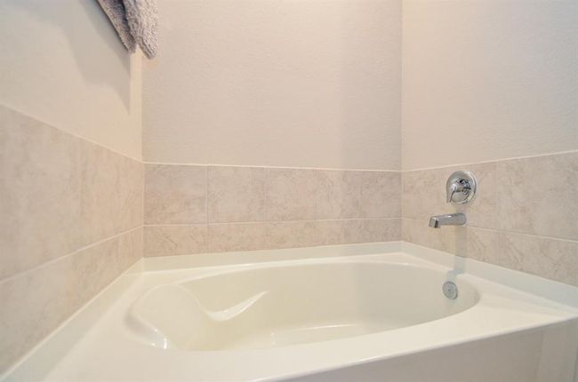 Garden tub in the master bathroom | Image 30
